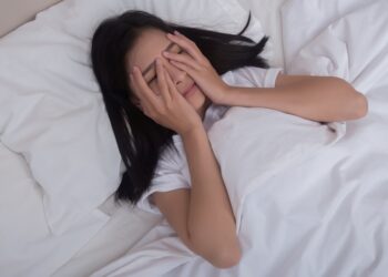 Dormir entre 3 e 5 horas por dia pode dobrar o seu risco de Alzheimer, alerta Harvard