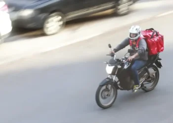 Entregadores são alertados: nova lei no Brasil prevê multa de até R$ 2 mil