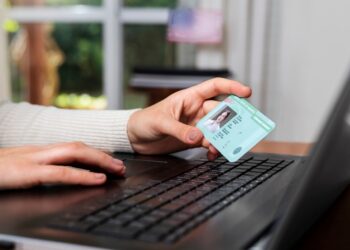 Governo anuncia novo documento de identificação e vai contar como identidade para brasileiros neste país