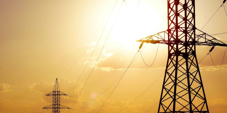 Governo decide “dar desconto” na energia em dias de sol para todos moradores deste país