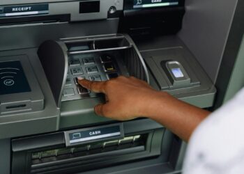 Governo multará todas as pessoas que transferirem esta quantia de dinheiro para seus familiares, neste país