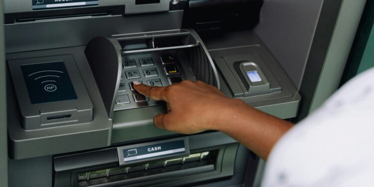 Governo multará todas as pessoas que transferirem esta quantia de dinheiro para seus familiares, neste país