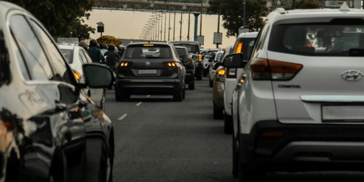 Governo toma decisão para ajudar motoristas e cancela multas no trânsito