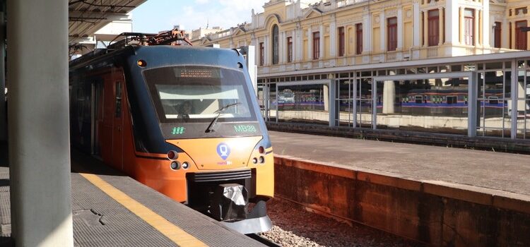 Brasileiros recebem aviso e agora o metrô vai demorar mais para passar na estação