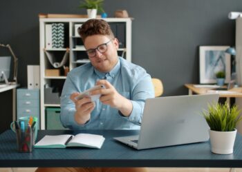 Não é preguiça: o verdadeiro motivo que faz você procrastinar, segundo a ciência