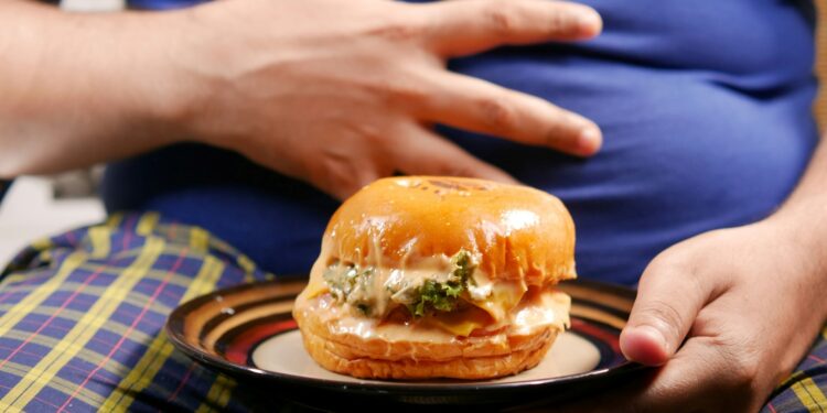 O que significa quando a sua barriga “ronca” mesmo quando você não está com fome