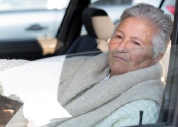 Oficial: vão cancelar a carteira de motorista de maiores de 65 anos que não cumpram este requisito, neste país