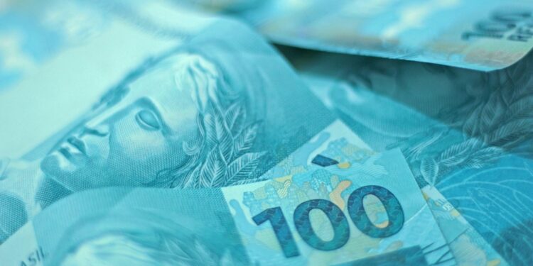 Quanto você deve receber por mês para ser de classe média no Brasil, segundo especialistas