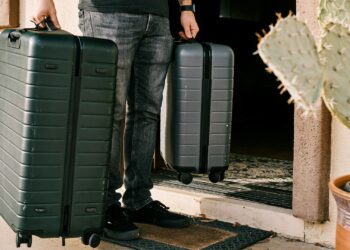 Quer sair do Brasil? Ilha europeia oferece R$ 100 mil e moradia para novos moradores