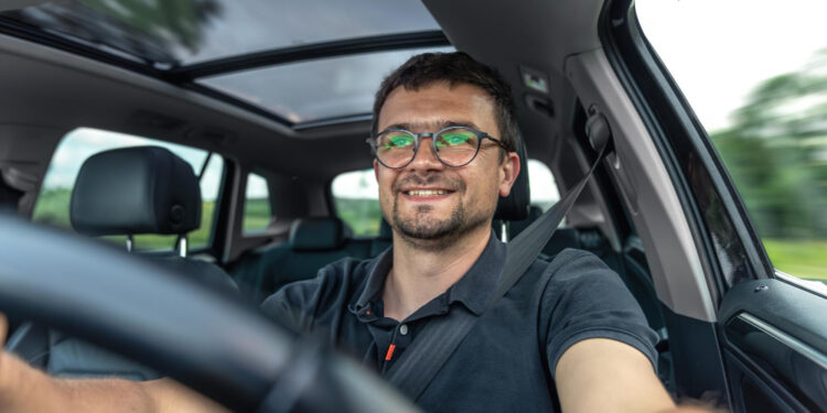 Motoristas de app podem ganhar novo direito que muda o pagamento das corridas no Brasil