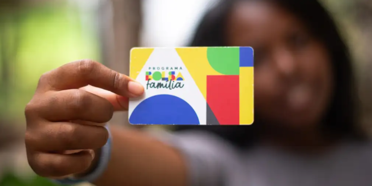 Após 29/05, Bolsa Família vai ser interrompido no Brasil