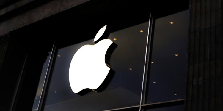 Apple separa R$ 1,2 bilhão para indenizar pessoas que possuem iPhone