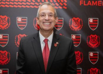 Bap, presidente do Flamengo sorrindo