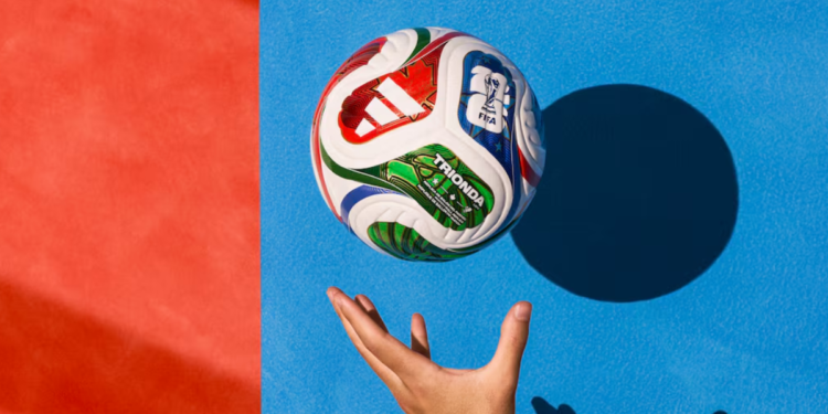 Bola da Copa do Mundo terá chip que vai identificar impedimento instantâneo