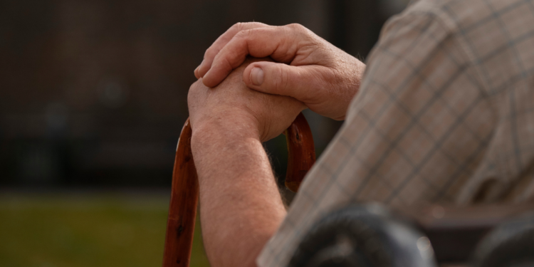 Brasileiro de 100 anos conta o que faz todas as manhãs para viver mais