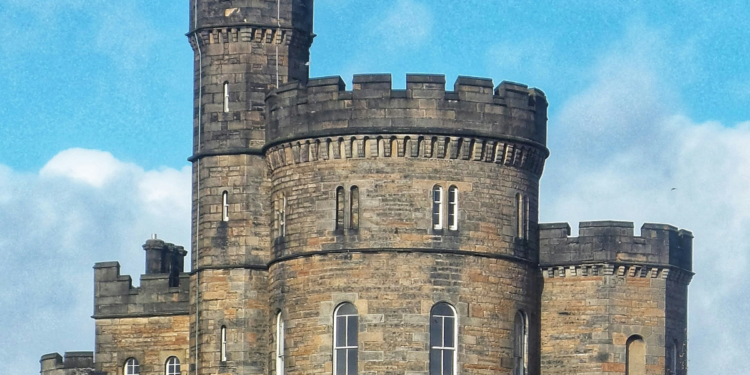 Castelo com mais de 100 quartos pode virar novo museu histórico no Brasil