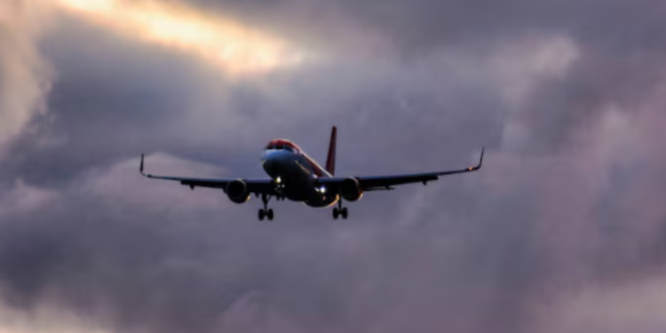 Depois do acidente de avião em BH, outra aeronave com 221 passageiros se envolve em incidente assustador neste país