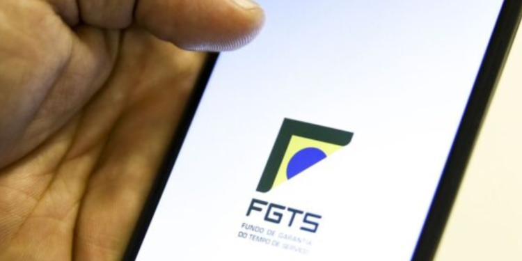 Governo vai retirar R$ 8,2 bilhões do FGTS de trabalhadores em 2026 para pagar contas