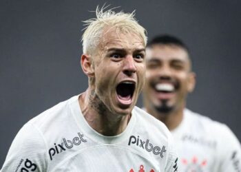 Róger Guedes arrumou as malas para se apresentar junto ao Corinthians na Neo Química Arena