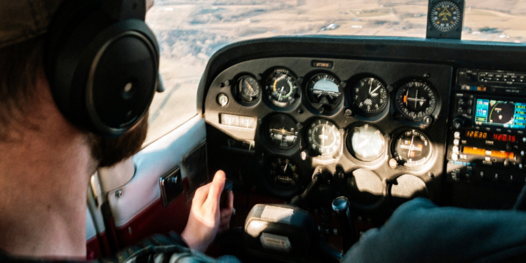 O futuro chegou: aviões começam a ser pilotados por inteligência artificial