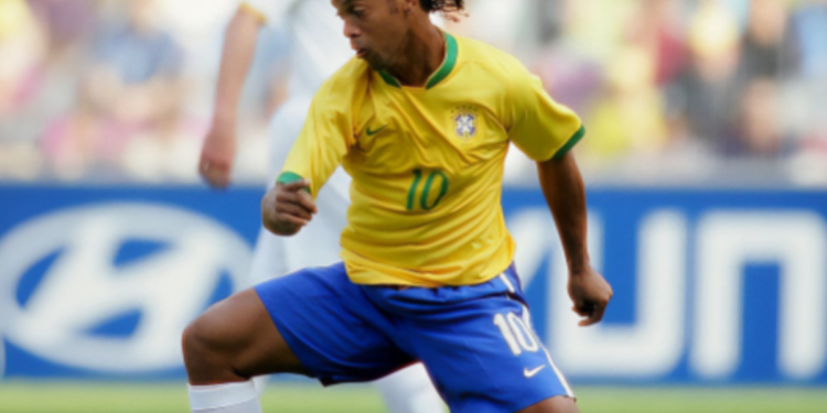 Ronaldinho Gaúcho confirma retorno ao futebol e vai participar da Copa do Mundo 2026