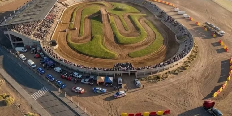 Sonhando com a Nascar, estádio desativado dará lugar a pista de corrida no Brasil