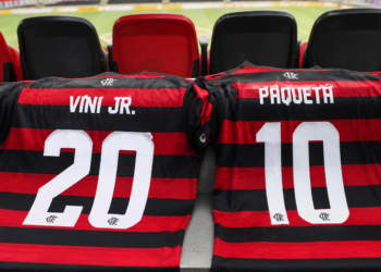 Torcida do Flamengo enlouqueceu com informação que pode juntar Vini Jr. e Paquetá no time
