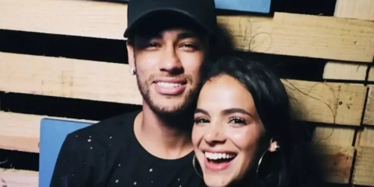 Enquanto Bruna Marquezine tem fortuna de R$ 40 milhões, Neymar acumula mais de R$ 300 milhões só em carros e jatinhos