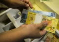 Entre 18/05 e 29/05, brasileiros poderão sacar auxílio financeiro no Caixa Tem