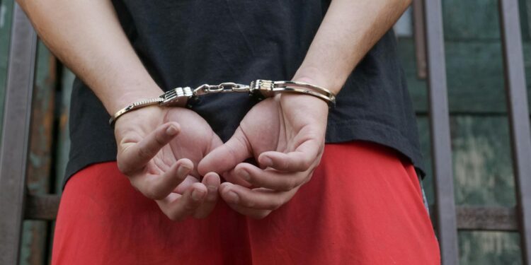 Fim da maioridade penal aos 18: jovens poderão ser presos com 16 anos no Brasil, se essa lei for aprovada