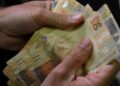 Governo prepara novo benefício que vai colocar R$ 60 bilhões no bolso de brasileiros