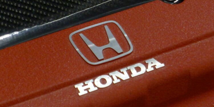 Honda faz história e volta a desenvolver motor V3 após quase quatro décadas