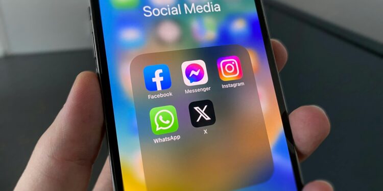 Oficial: WhatsApp, Instagram e Facebook serão pagos no Brasil