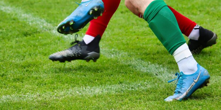 Após falhas em campo, clube brasileiro toma decisão e rescinde contrato com zagueiro