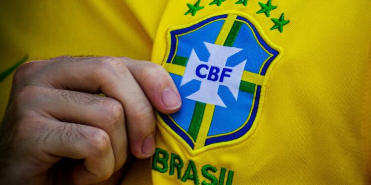 Uniforme especial da Seleção Brasileira para a Copa do Mundo é revelado pela CBF
