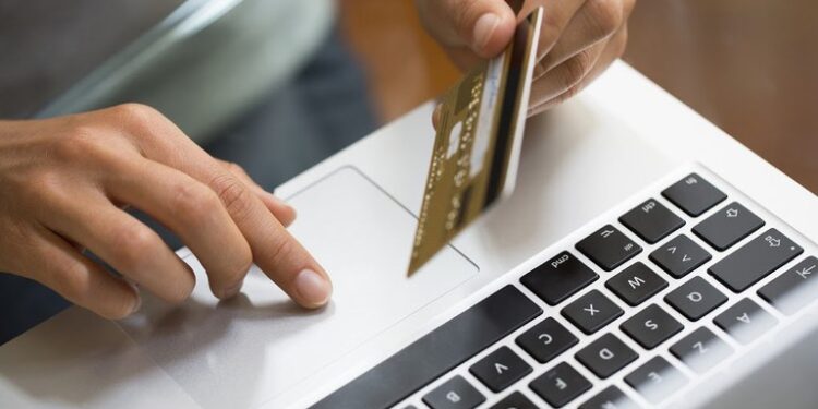 Compras no Brasil podem ficar mais caras com novo imposto previsto para 2027