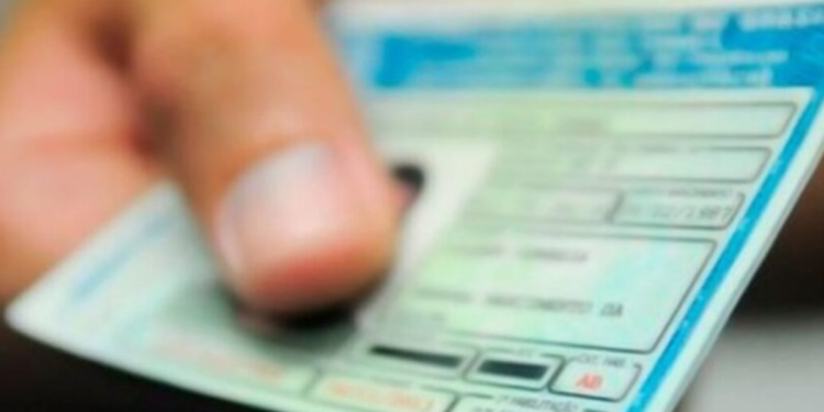 A partir de 20/06, brasileiros terão que cumprir nova exigência para tirar a CNH