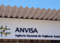 Anvisa emite alerta urgente para quem come pipoca no Brasil