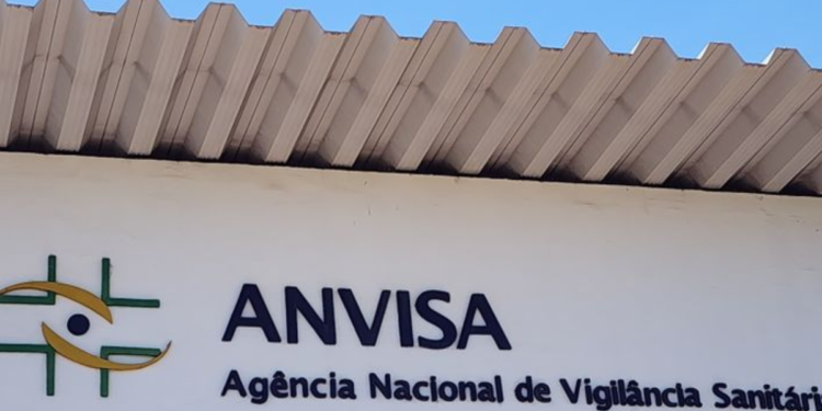 Anvisa emite alerta urgente para quem come pipoca no Brasil