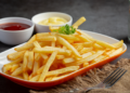 Anvisa emite alerta urgente sobre substância encontrada em batatas fritas