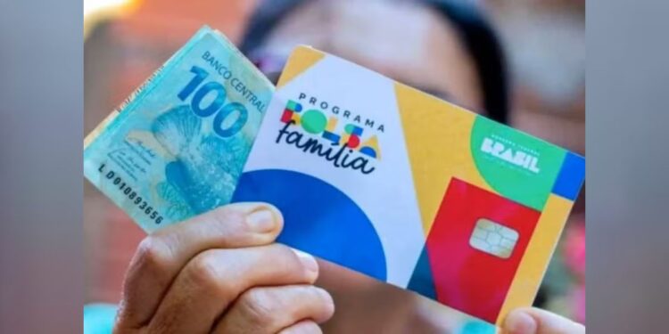 Bolsa Família anuncia novo valor de R$ 677,66 em junho