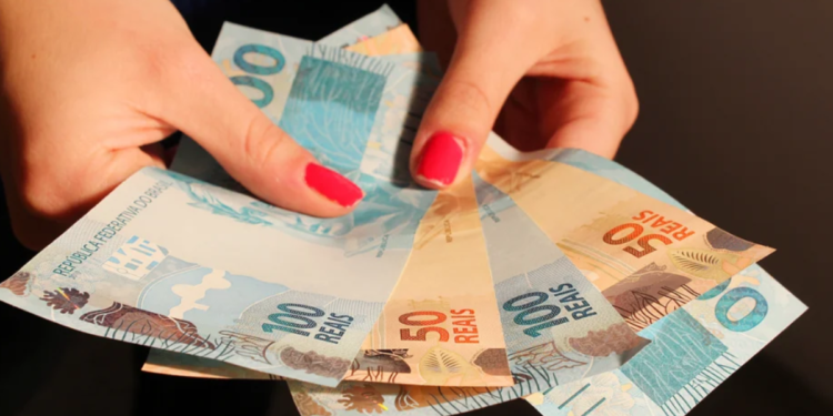Brasileiros que cometem esse erro no INSS podem se aposentar recebendo apenas um salário mínimo