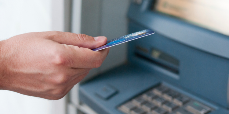 Caixa, Itaú, Santander e Banco do Brasil passam a fechar mais cedo em todo o país