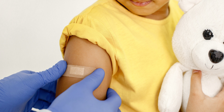 Crianças menores de 5 anos devem tomar nova vacina disponibilizada pelo SUS