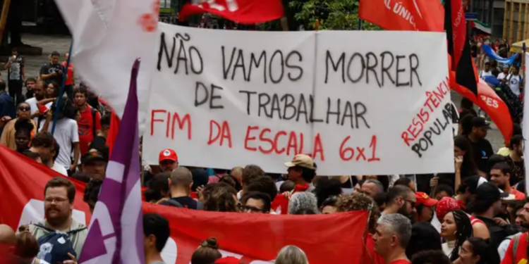 Especialistas pedem que brasileiros se preparem para o que vai acontecer nos mercados com o fim da escala 6×1