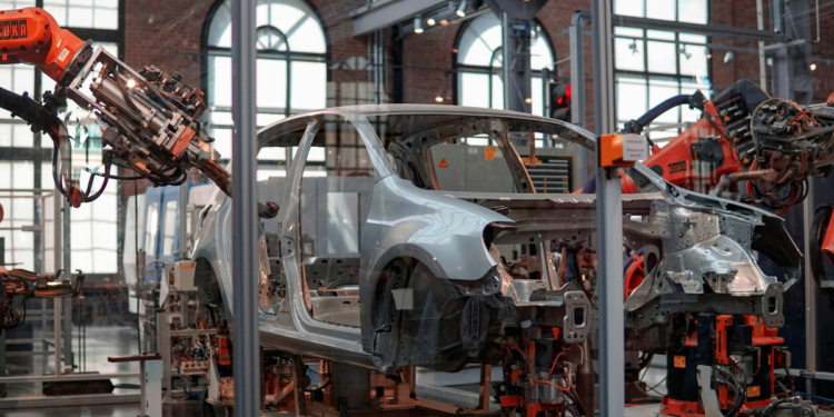 Fábrica gigante de carros anuncia fim de operações no Brasil a partir de 30/06