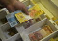 Governo anuncia depósito extra de R$ 16 bilhões na conta de milhões de brasileiros