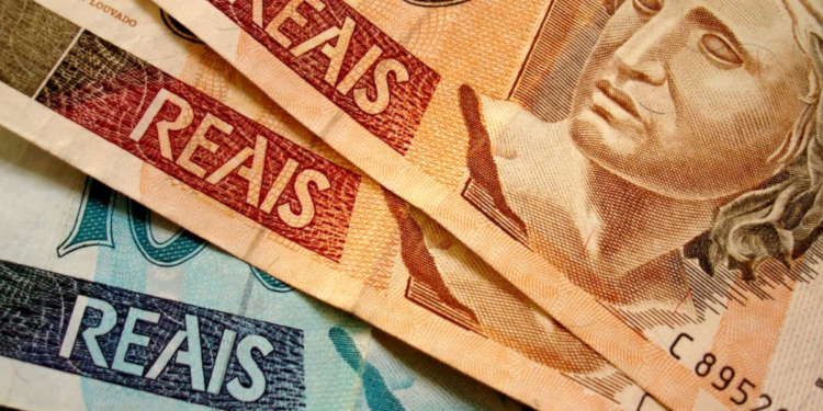 Governo libera R$ 2,8 mil como “dinheiro extra” para brasileiros nesta quinta-feira (25/06)