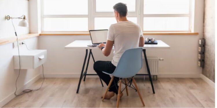 Especialistas fazem alerta urgente para quem trabalha em home office