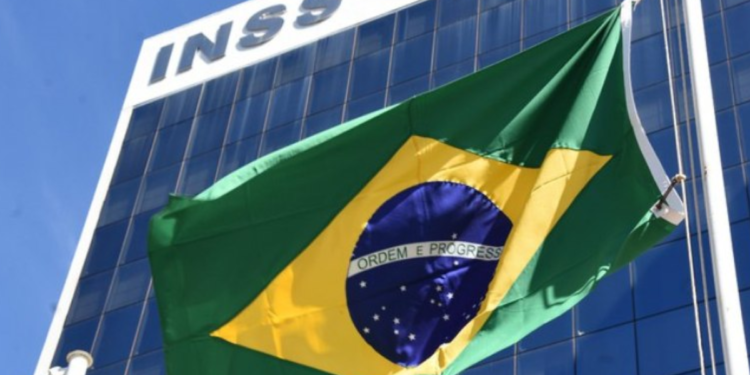 INSS anuncia prazo de 30 dias para idosos de todo o Brasil; benefício pode ser cancelado